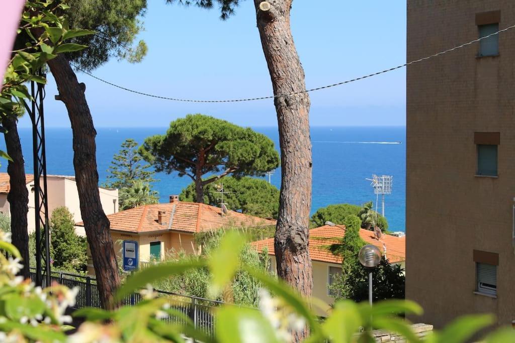 Comodo Con Giardino E Patio Sanremo Exterior photo